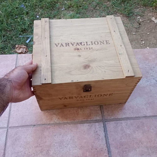 Varvaglione 1921 wooden drink box