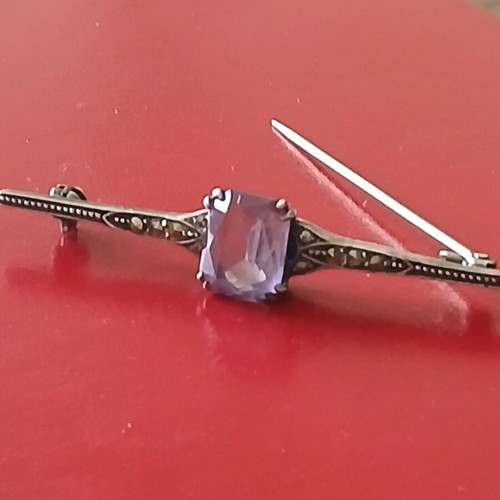 Silver brooch with lilac amethyst like new, A quality