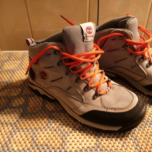 Timberland women's hiking shoes almost new, size 39
