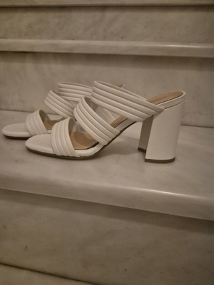 Sante white women's summer sandal like new