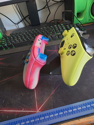 Double Stand for Xbox Controllers 3D Printed, New