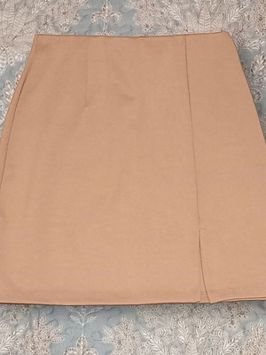 Μίνι ελαστική φούστα Sinsay μπεζ σαν καινούργιο, μέγεθος XS