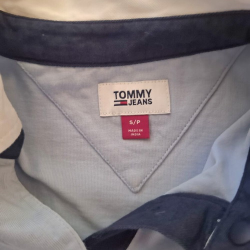 Tommy Hilfiger Cropped Shirt like new, white and blue