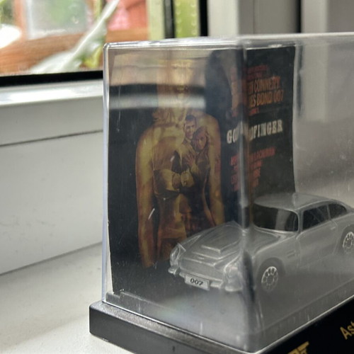 Aston Martin DB5 James Bond 007 Goldfinger Shell Collection new