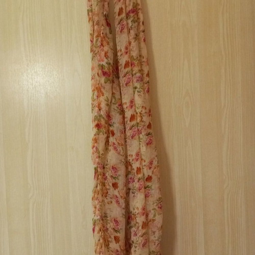 Scarves like new, set of 2 pieces