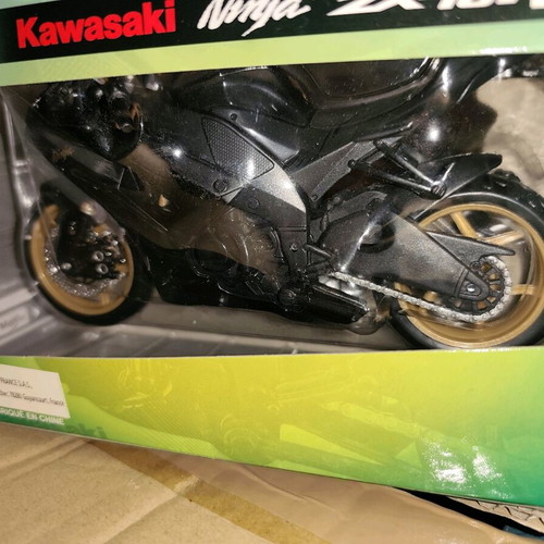 Maisto Miniature Motorcycle Kawasaki Ninja ZX-10R 1:12 New