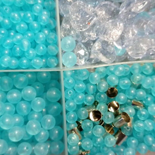 Beads new, assorted colors