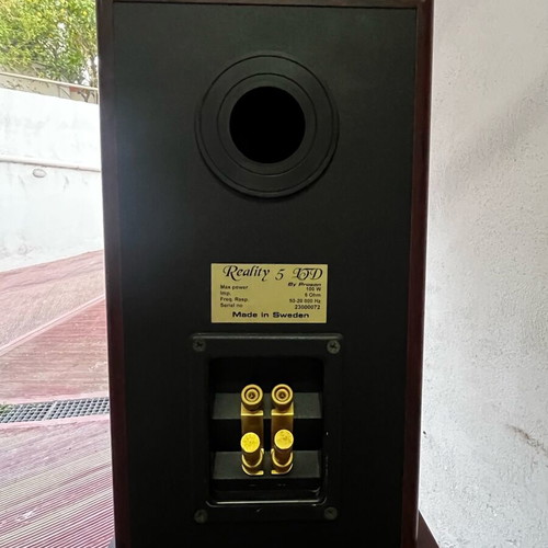 Crystal Audio sound system like new with 6 speakers and crossover