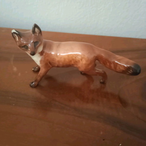 Beswick England collectible fox figure used, porcelain