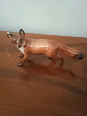 Beswick England collectible fox figure used, porcelain