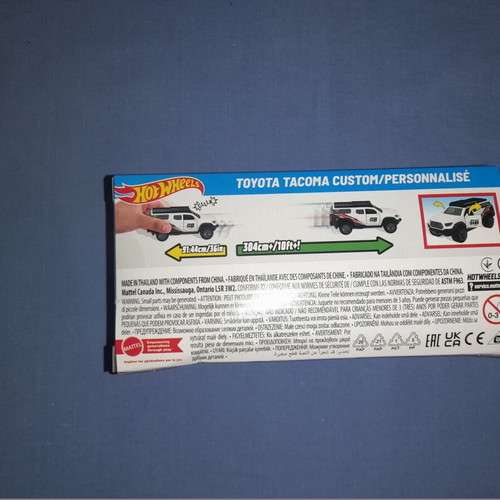 Hot Wheels Toyota Tacoma Custom new Pull-Back Speeders 1:43