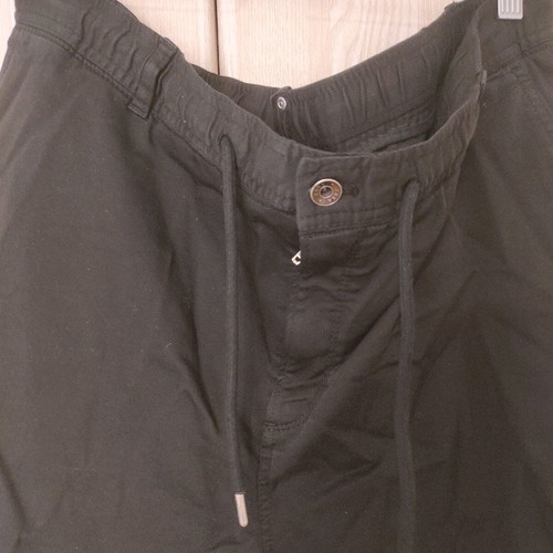 Bermuda shorts used with elastic waist size XL