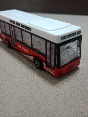 Toy bus small like new, collectible