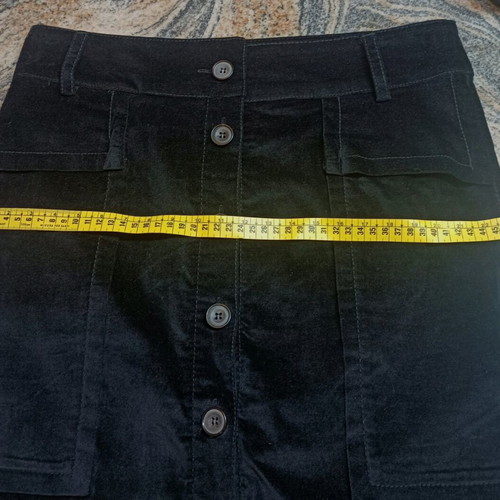 Zara velvet skirt like new, black, size L