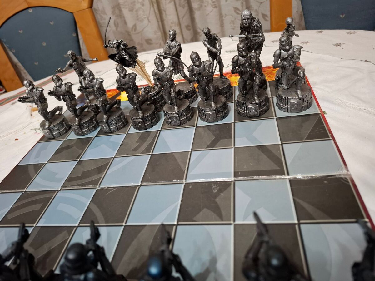 Star Wars Saga Edition chess set used,… - € 39,00 - Vendora.gr