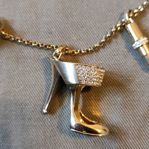 DKNY necklace chain new, gold color