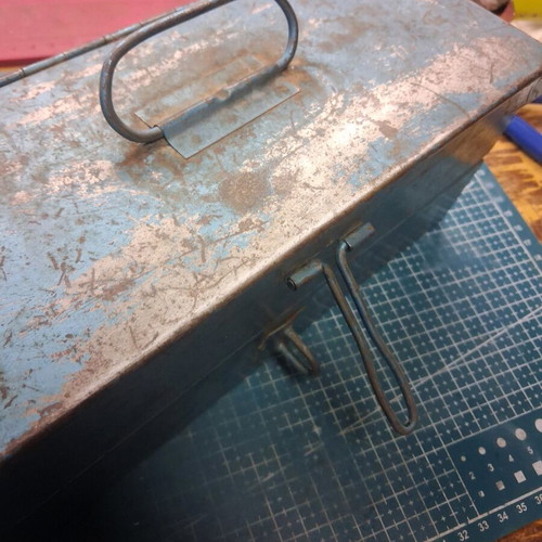 Metal toolbox used, small 25x10x10 cm