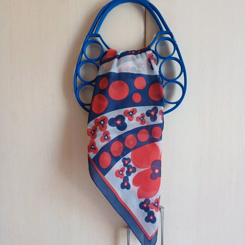 Vintage style scarf like new with geometric and floral pattern