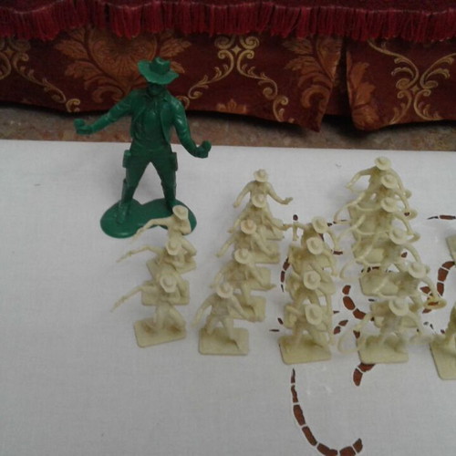 Toy soldiers like new, collection of cowboys and indians