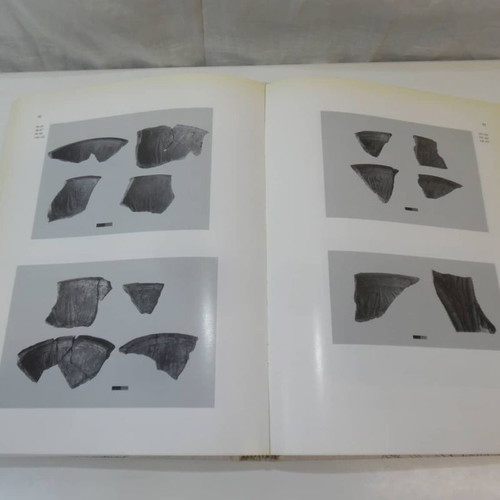 Clay molds of vessels from Pella, contribution to the study of Hellenistic ceramics