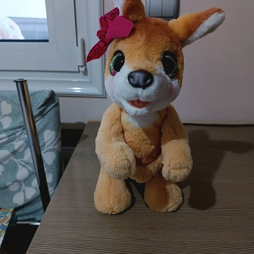 Talking kids kangaroo like new