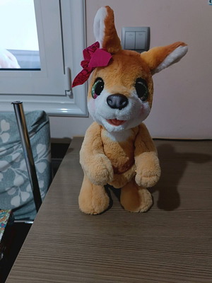 Talking kids kangaroo like new