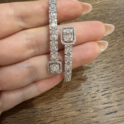 Handcuff bracelet new, stainless steel with zircon
