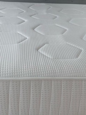 Simmons mattress like new 1.80x2.00