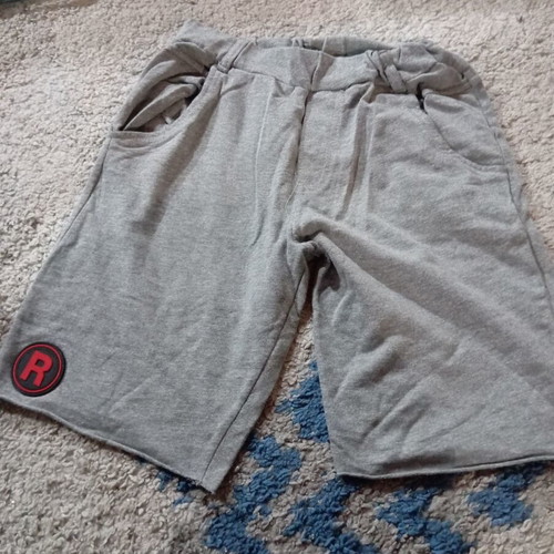 Boys' shorts size 8 like new, gray