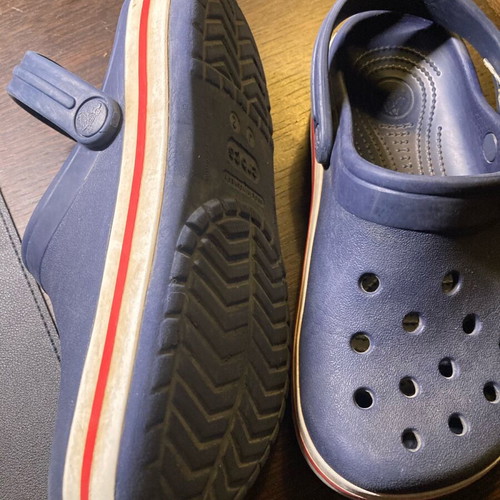 Crocs kids J2 clogs size 33-34 lightly used, blue