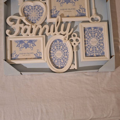 Photo frame for 5 family photos like new