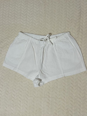 Linen shorts with tie string, like new, size L 40 12, white