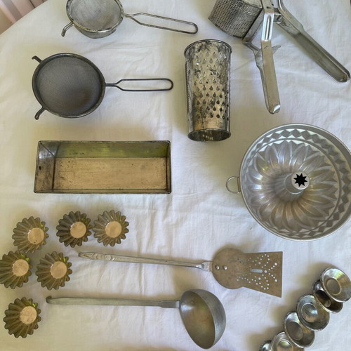 Set of used vintage kitchen items