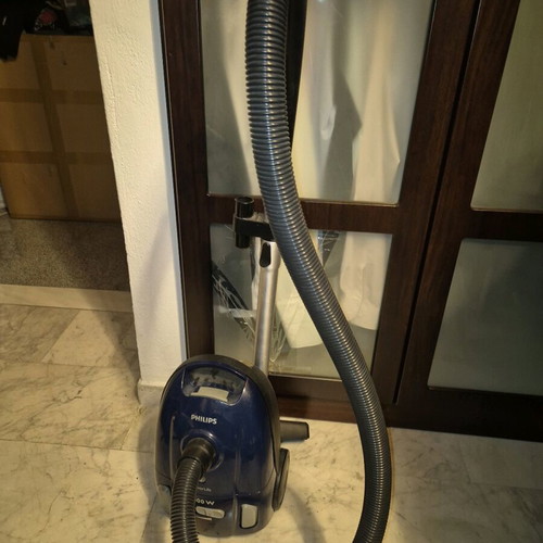 Philips PowerLife 1800W FC8450 vacuum cleaner used
