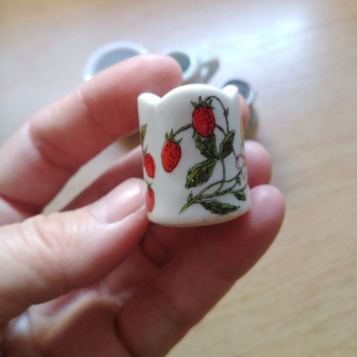 Vintage porcelain miniature set like new, suitable for dollhouse
