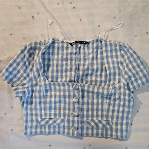 Zara crop top with buttons, size small, like new