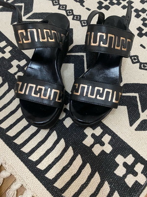 Branded sandals like new, black with gold details, size 37
