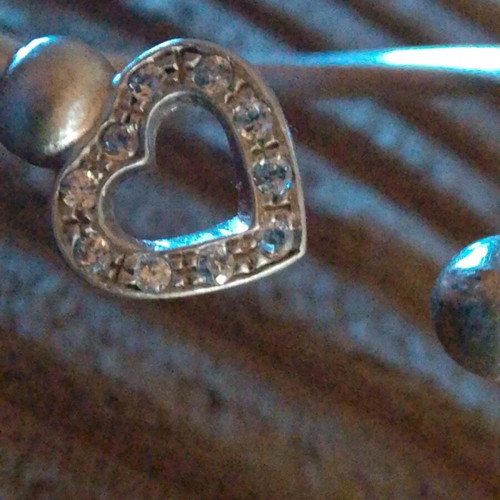 Silver 950 cuff bangle with heart motif and stones