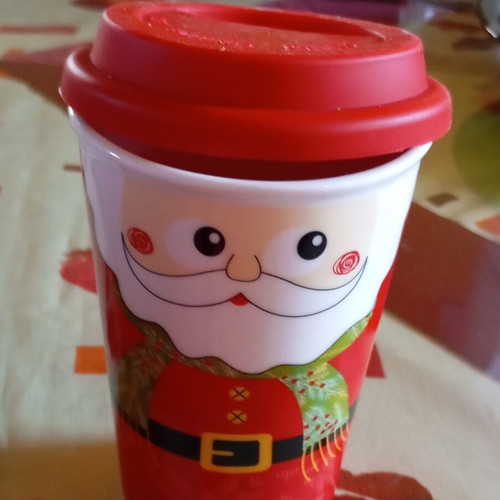Christmas mugs set, 5 with handles and 1 with silicone lid