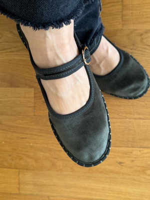 Zara velvet khaki ballerinas size 39 like new