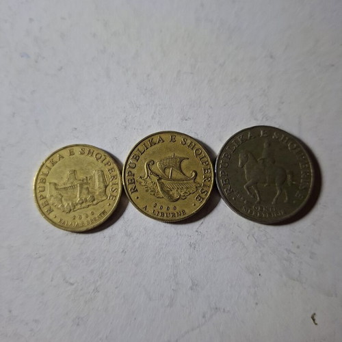 Albanian coin lot used, 3 pieces