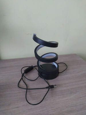 Table lamp like new with adjustable lighting