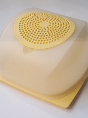 Tupperware cheese container used in excellent condition