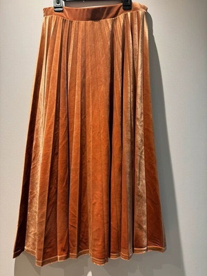Boohoo Tall pleated velvet skirt like new, copper brown