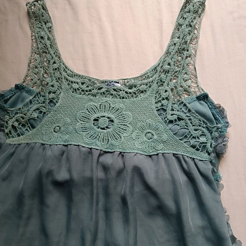 Long blouse with embossed flowers medium like new, green