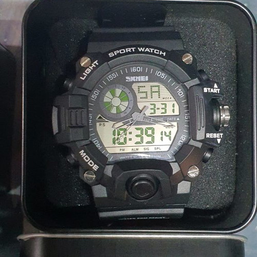Men's digital/analog chronograph watch new with rubber strap