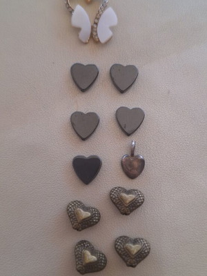 14 heart-shaped craft pieces