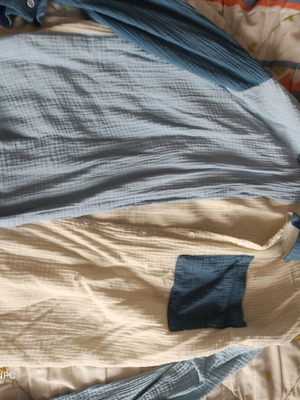 Σετ ρούχων με πουκάμισο βαμβακερό και μαύρο μπλουζάκι σαν καινούργιο