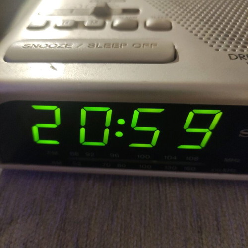 Sony clock radio like new with innovative design and alarm
