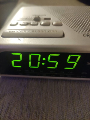 Sony clock radio like new with innovative design and alarm